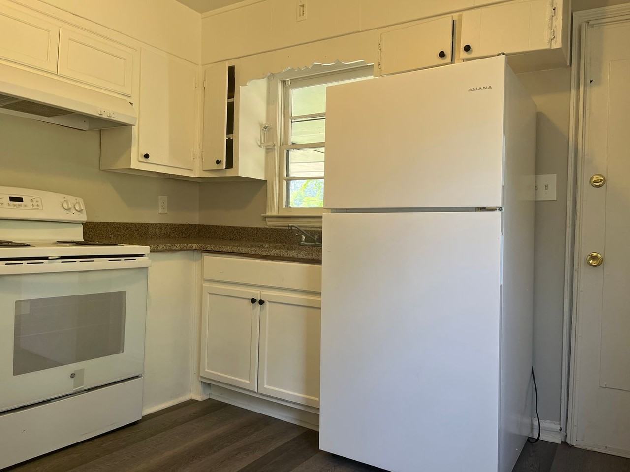 838 Needle Drive - Photo 4 of 26