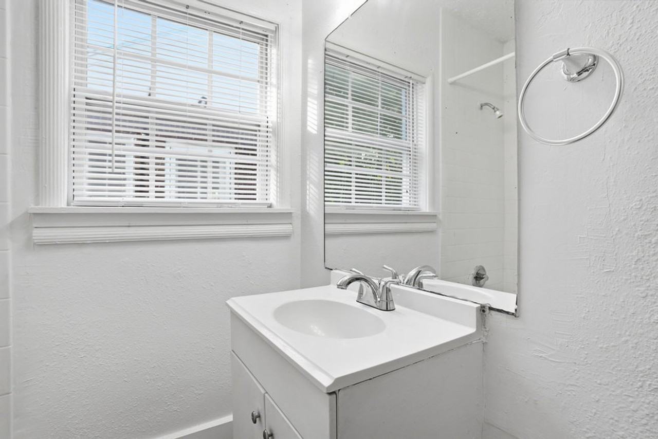 1539 N Denver Ave - Photo 2 of 30