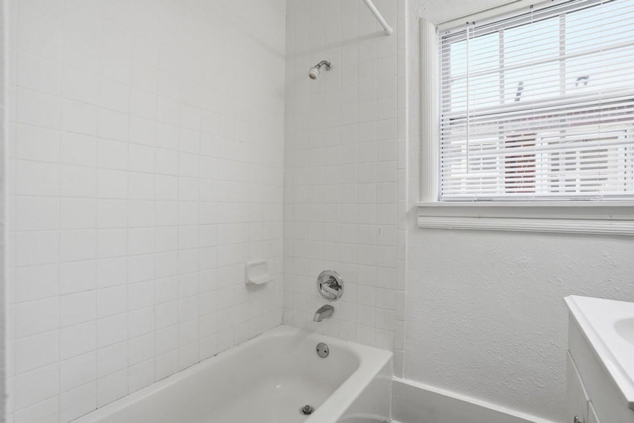 1539 N Denver Ave - Photo 3 of 30