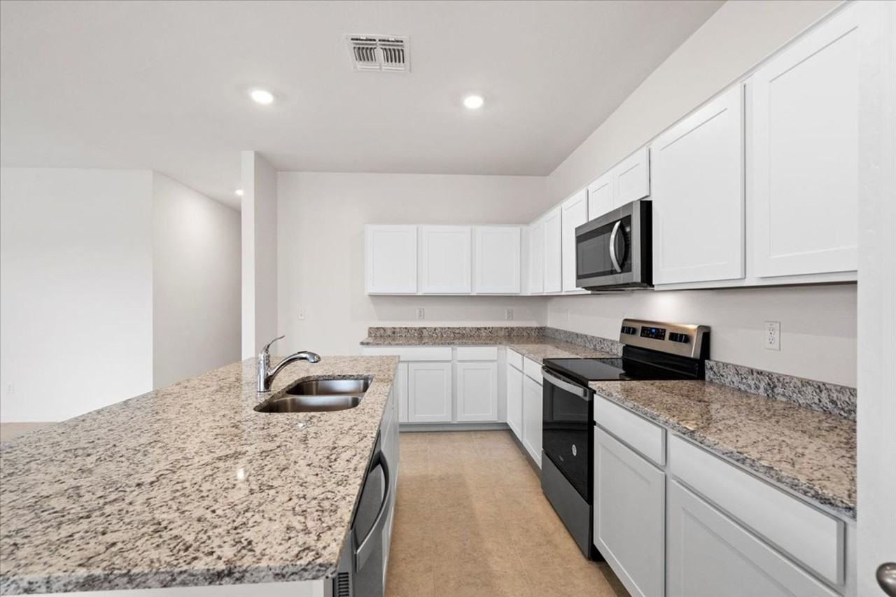 8124 S 64th Dr - Photo 2 of 12