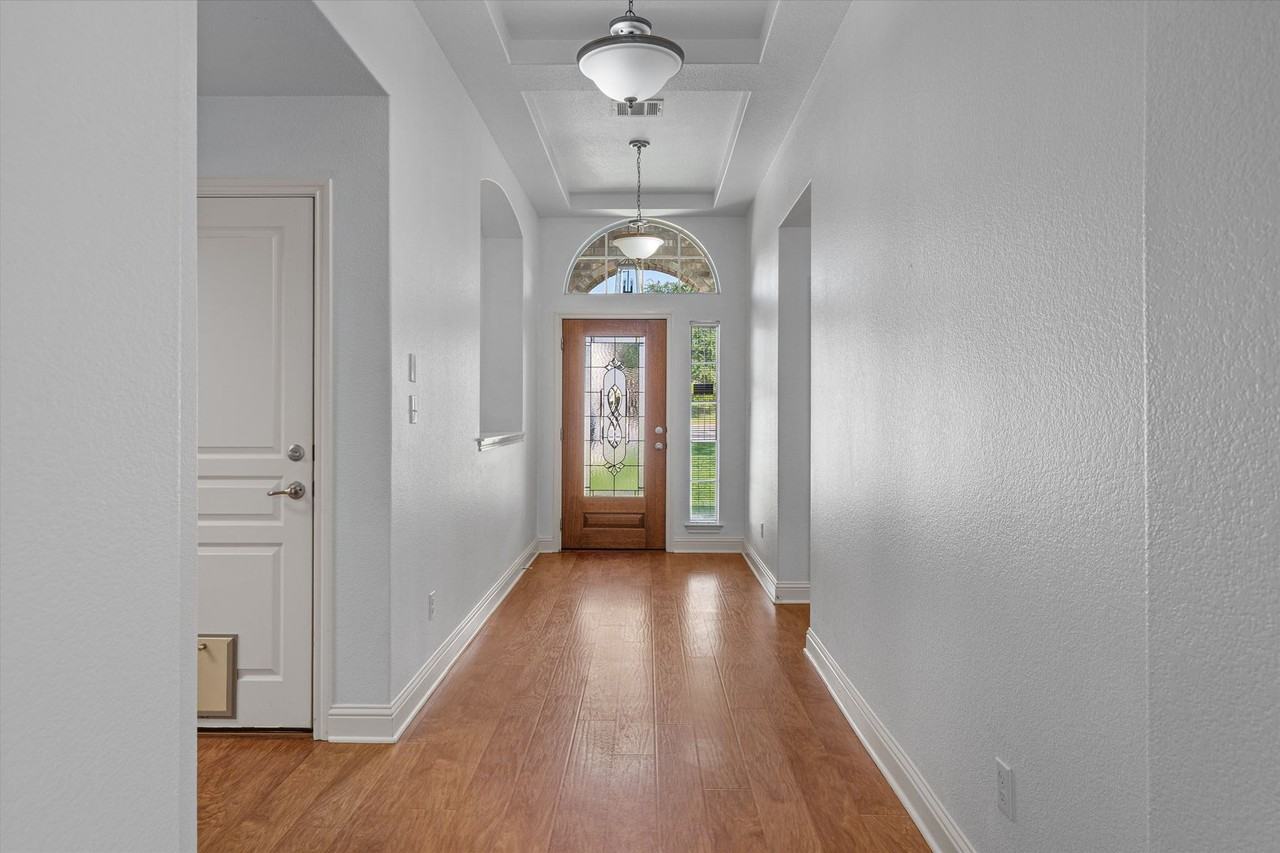 151 Courtland Circle - Photo 4 of 42