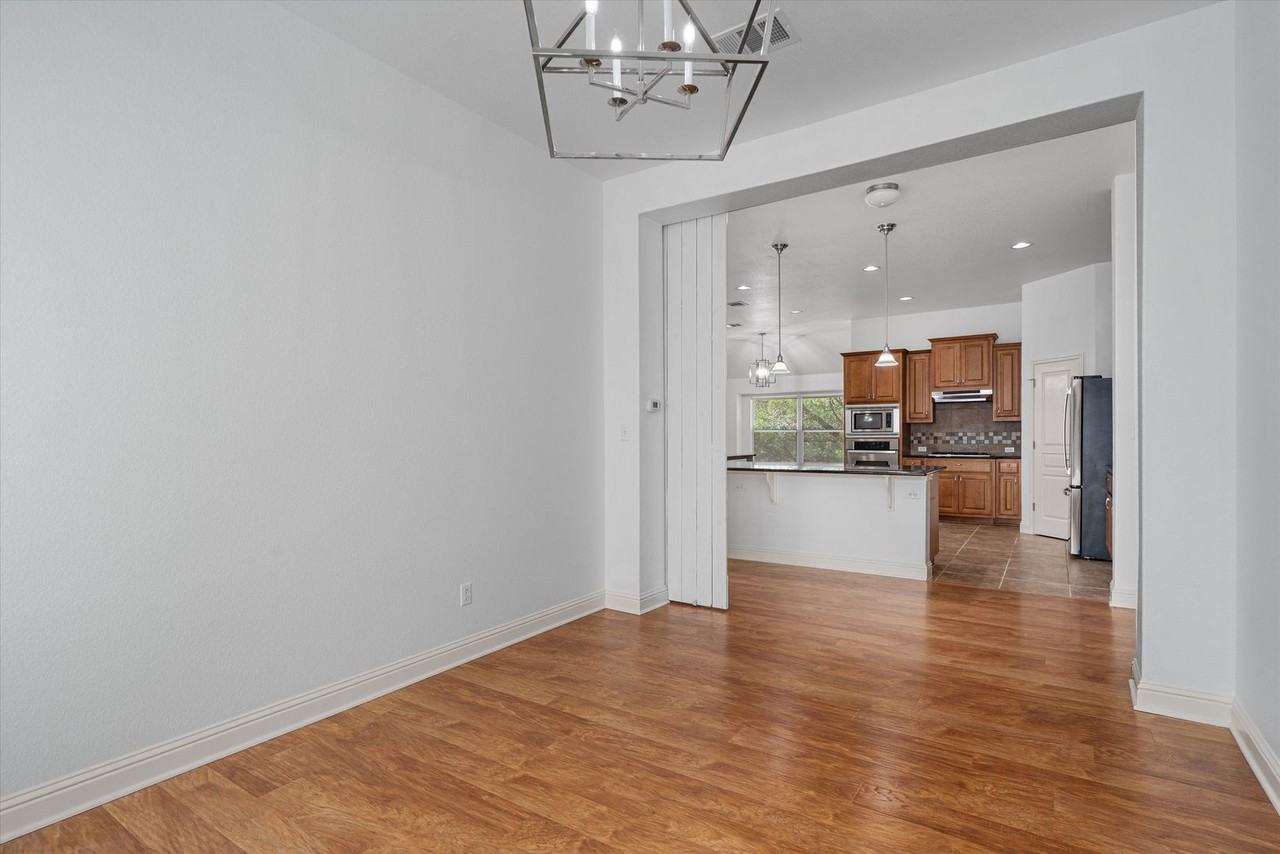 151 Courtland Circle - Photo 7 of 42