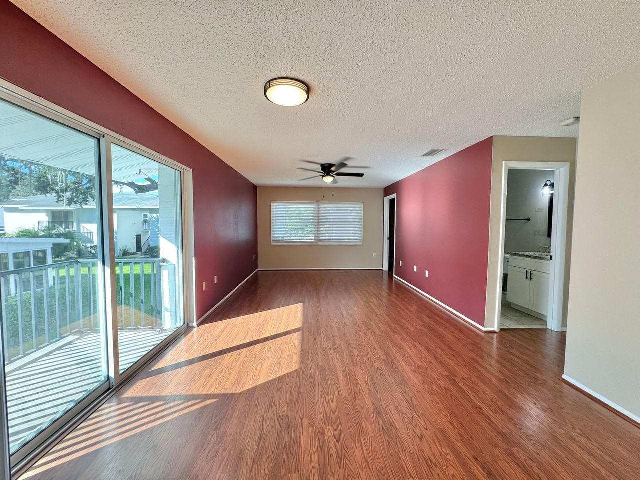 1550 11th St Ne - Photo 3 of 37