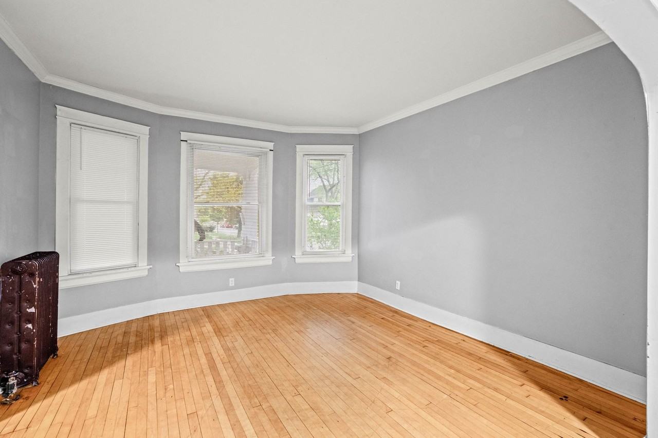 3101 N Bartlett Ave - Photo 2 of 21