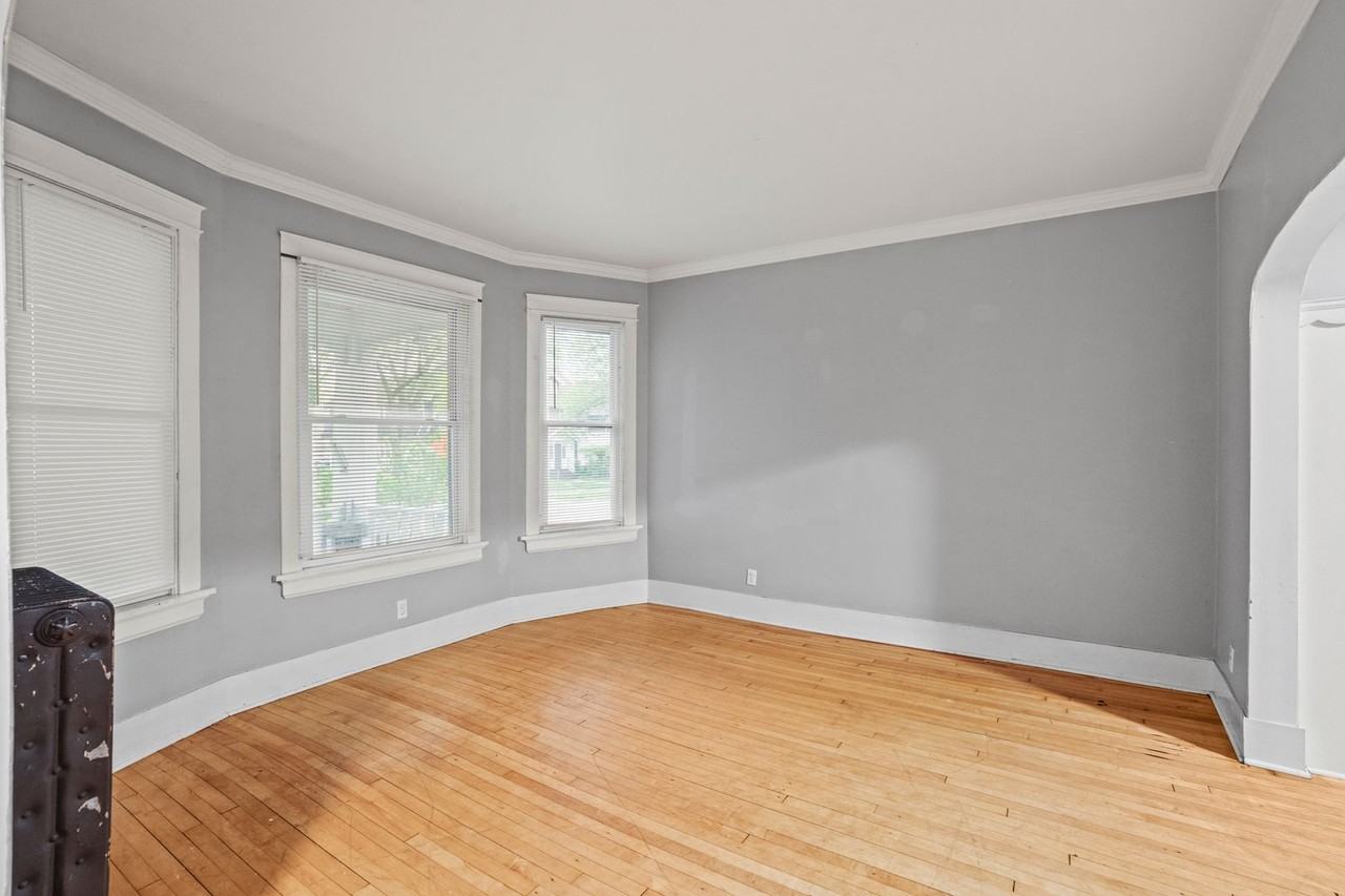 3101 N Bartlett Ave - Photo 3 of 21