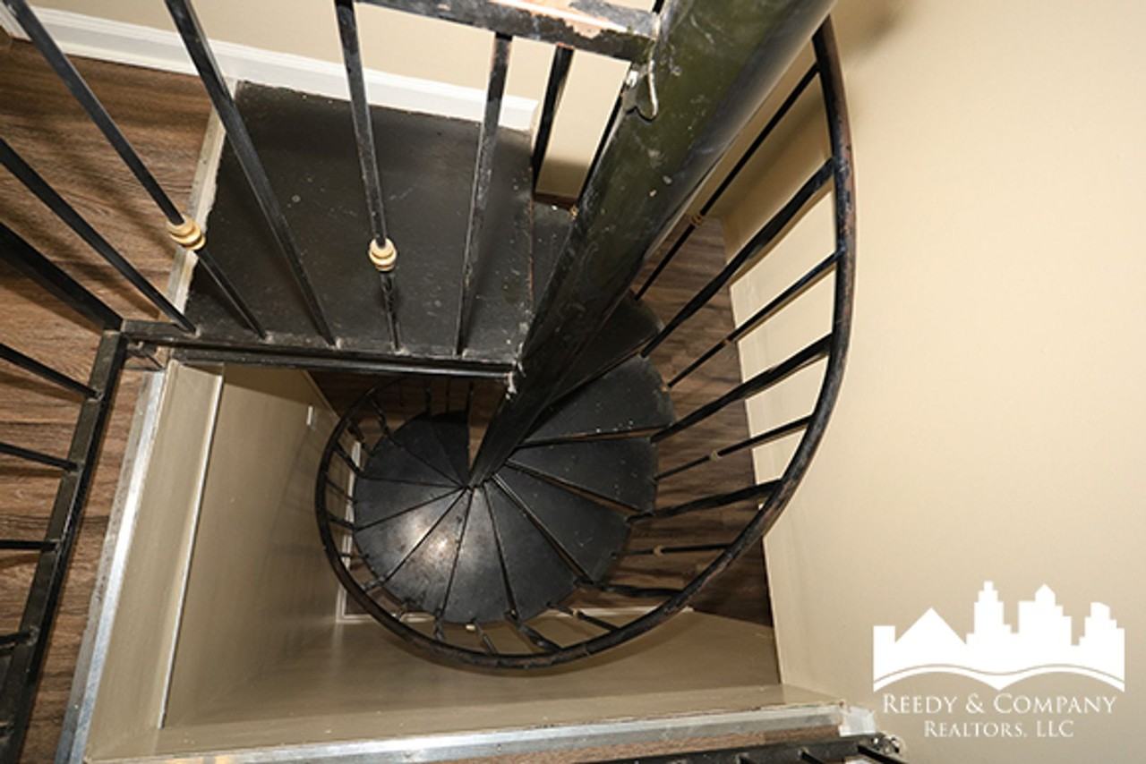 1027 Langton St - Photo 7 of 25