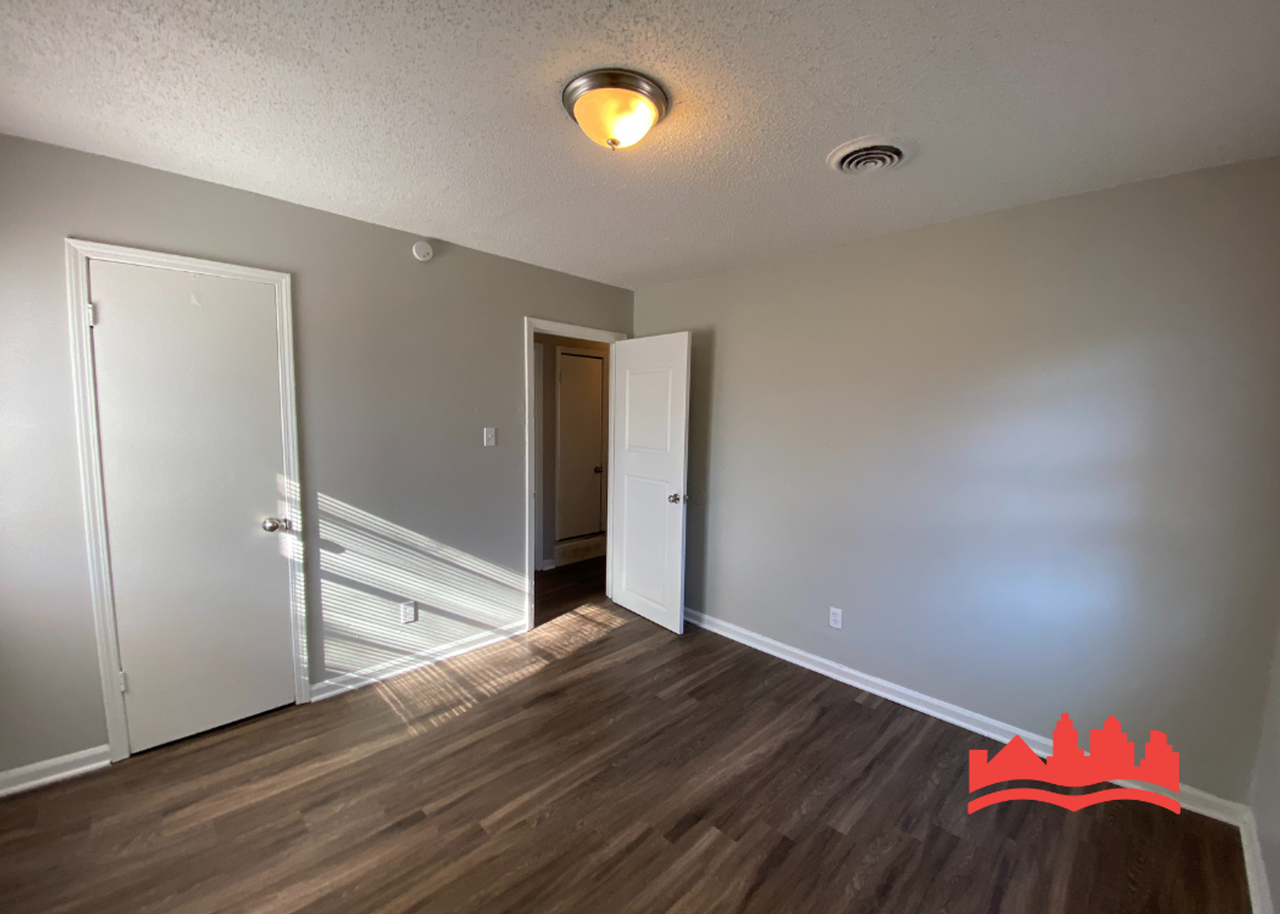 745 Harahan Rd - Photo 4 of 13