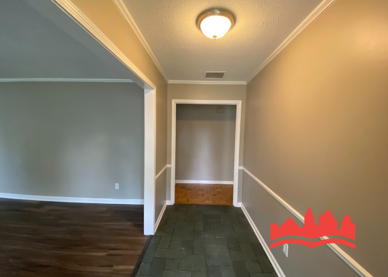 3428 Emerald St - Photo 3 of 20