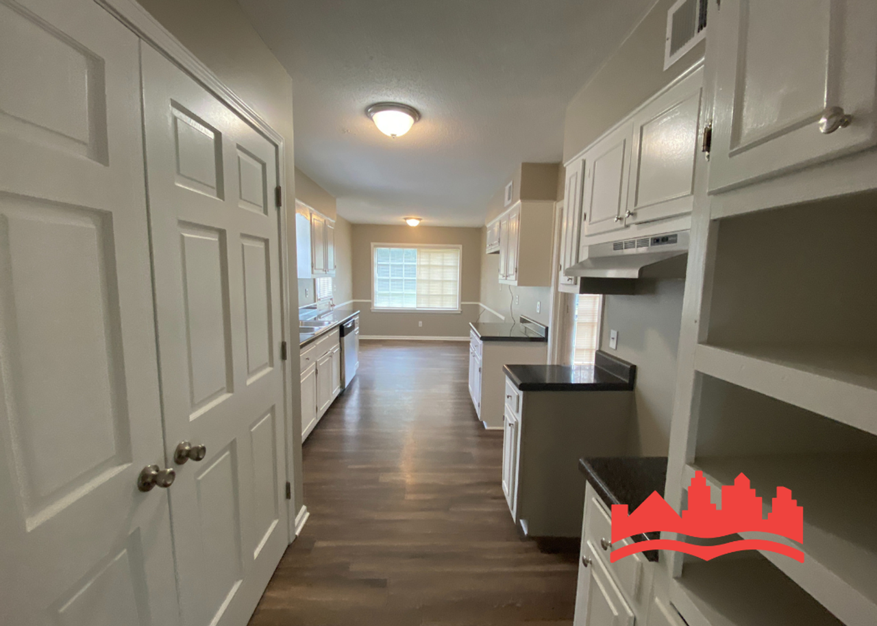 3428 Emerald St - Photo 7 of 20