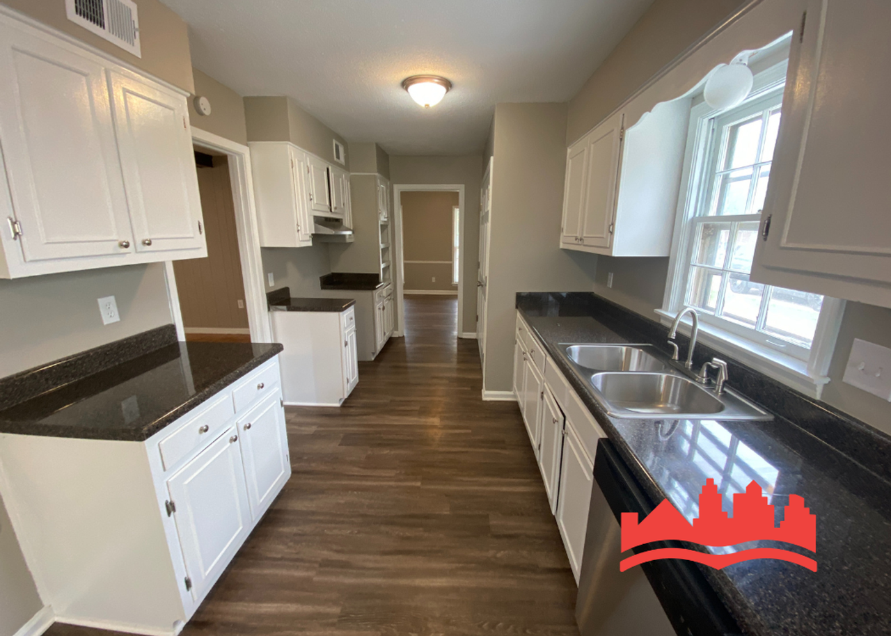 3428 Emerald St - Photo 7 of 20