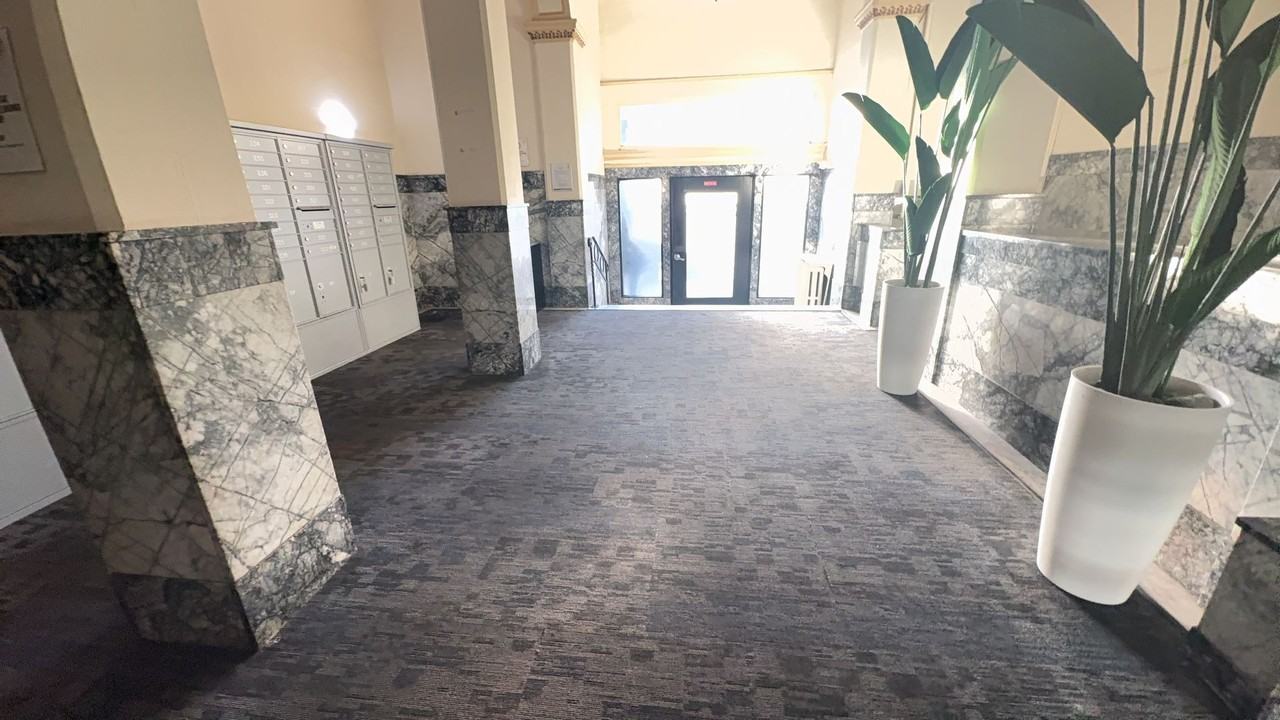 1425 Harrison St - Photo 2 of 8