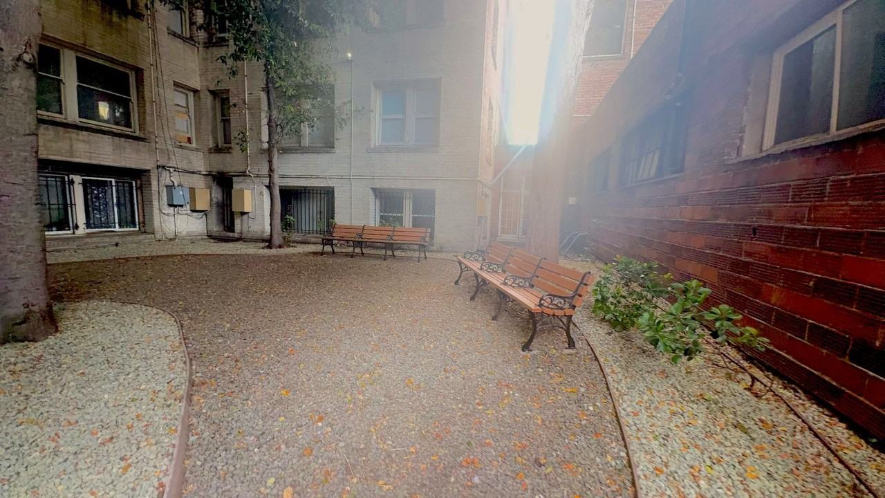 1425 Harrison St - Photo 7 of 8