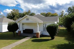 featured image of 418 Harper Ave