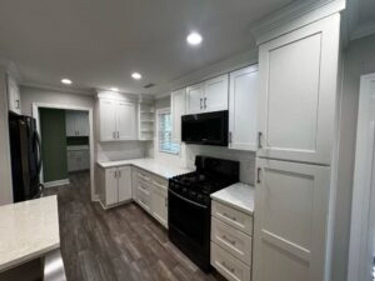 1343 Hermitage Ave - Photo 4 of 19