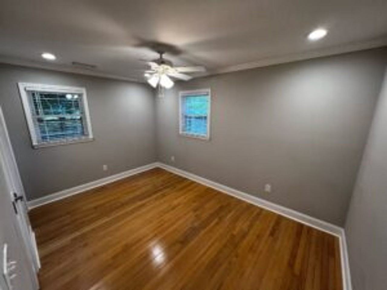 1343 Hermitage Ave - Photo 5 of 19