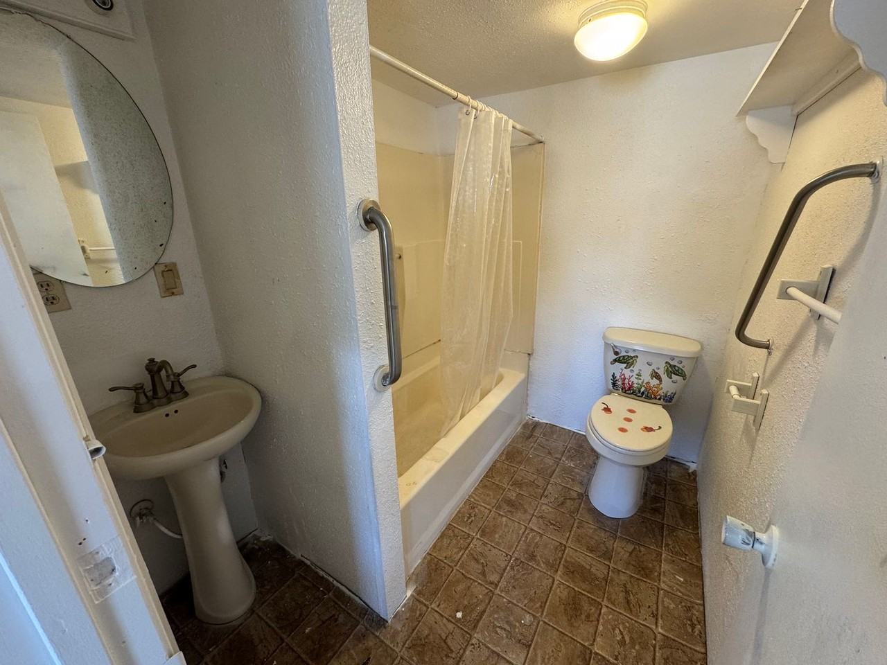 618 Basin St NW - Photo 6 of 10