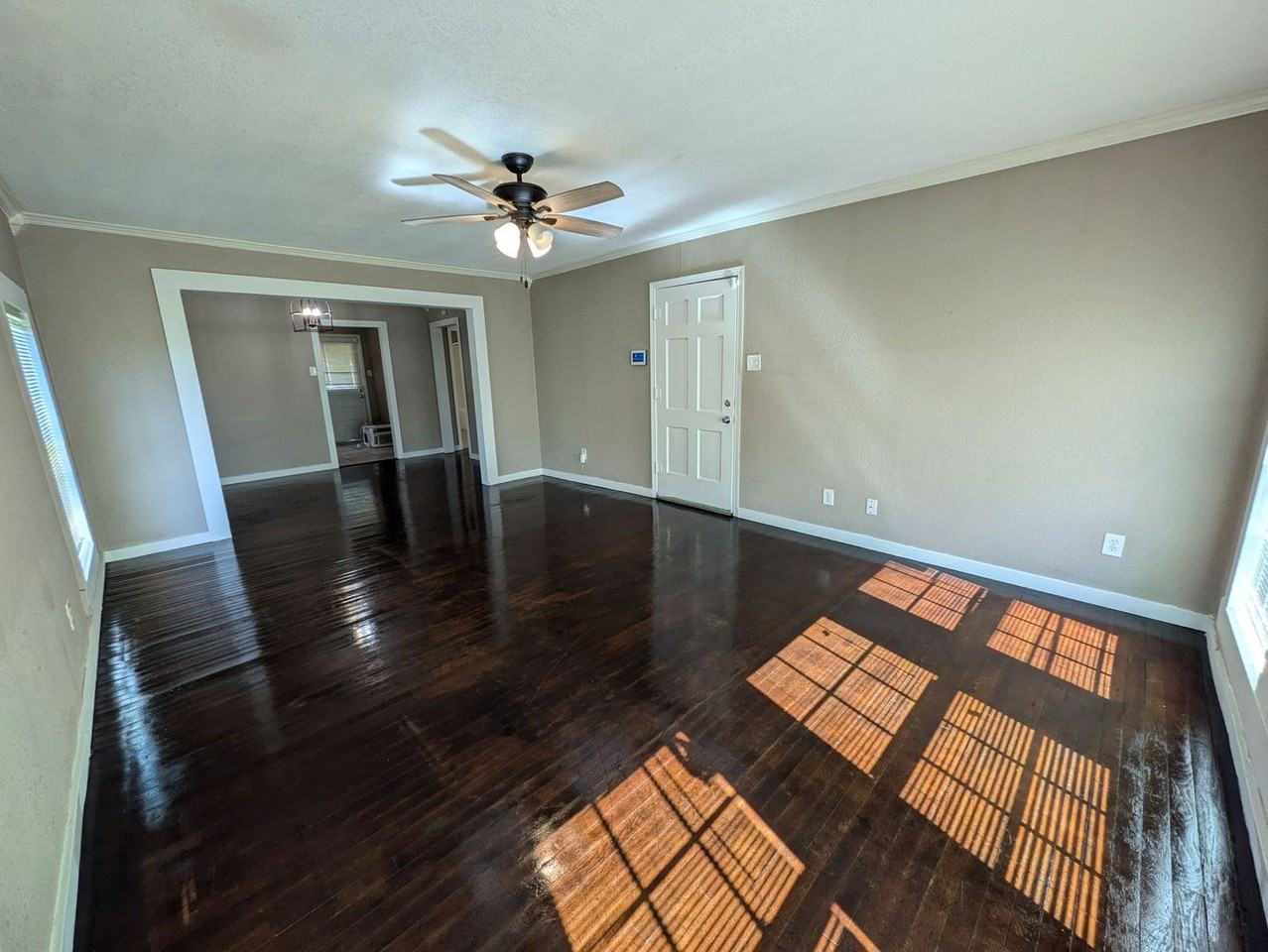 3230 Maplewood Ln - Photo 3 of 15