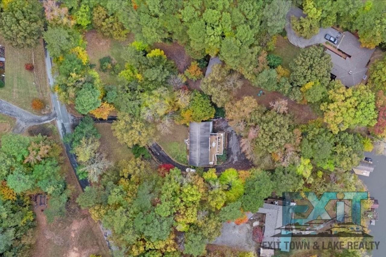 220 Brookstone Dr - Photo 4 of 50