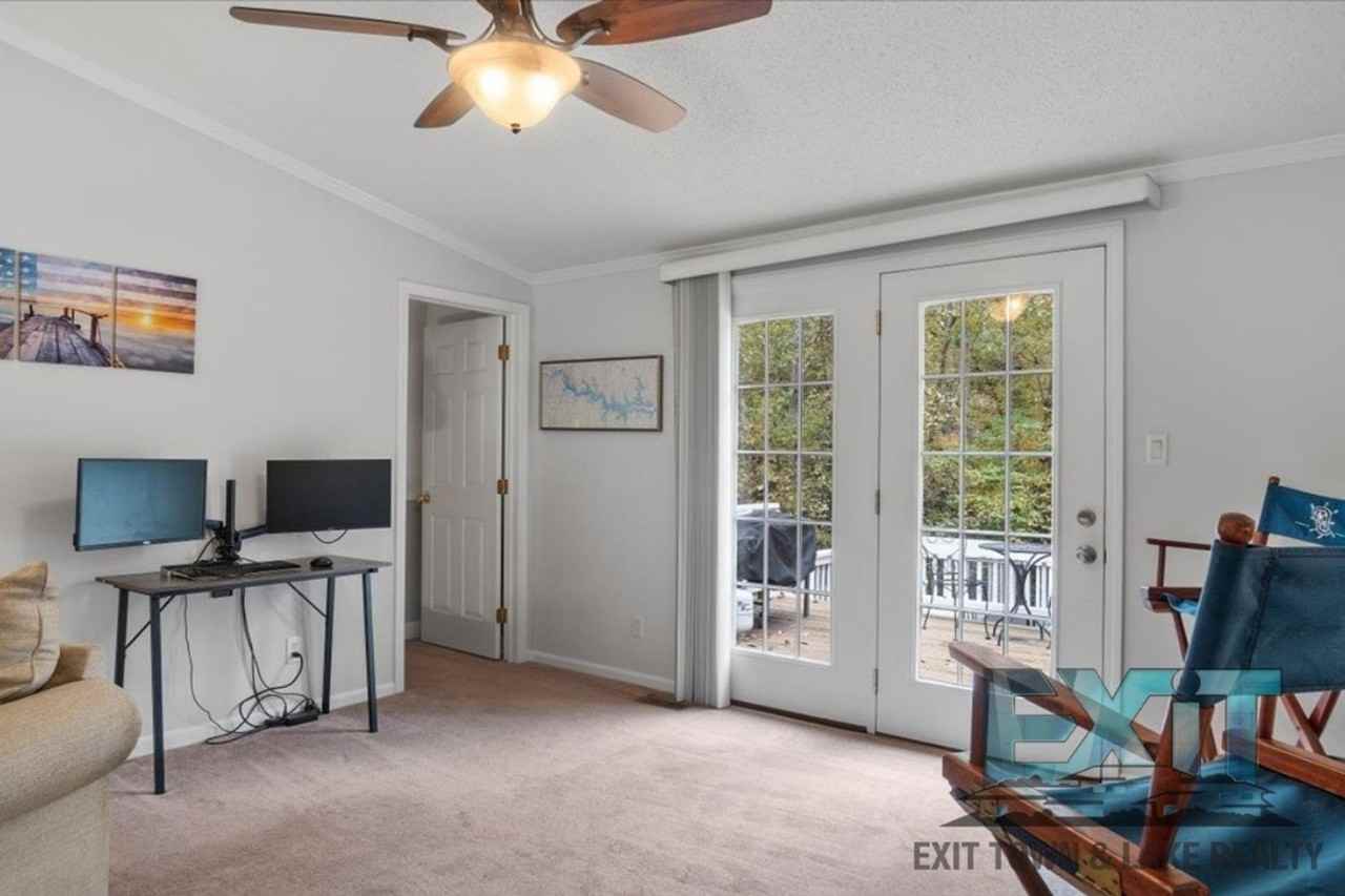 220 Brookstone Dr - Photo 7 of 50