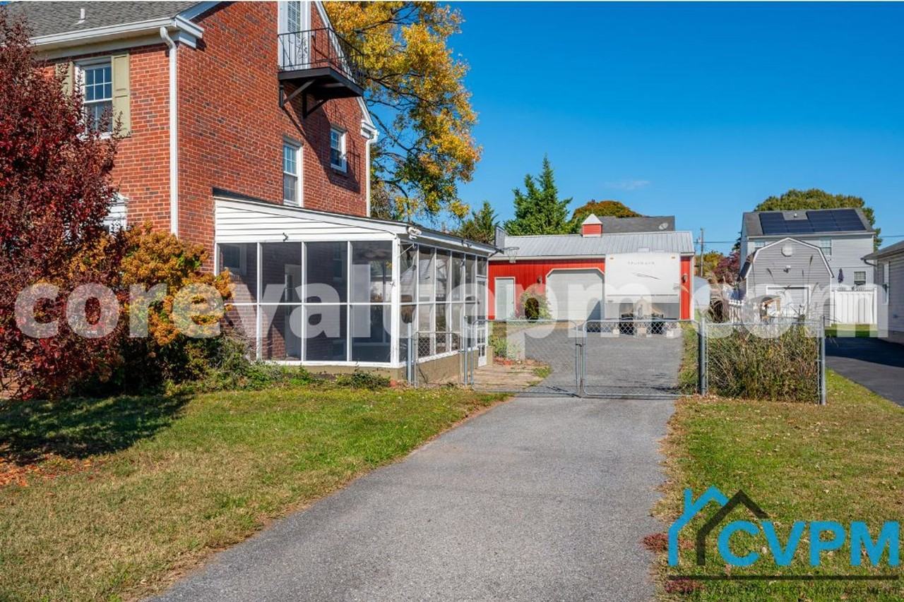 16 2nd Ave S - Photo 2 of 29