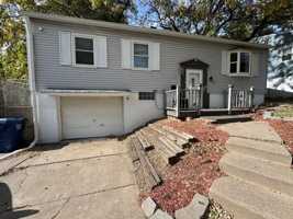 featured image of 15 Riverview Ln