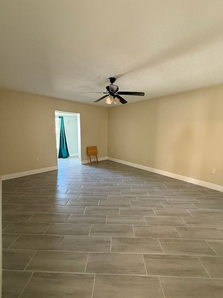 5519 Starling Loop - Photo 3 of 21