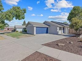 featured image of 749 W Robin Ave