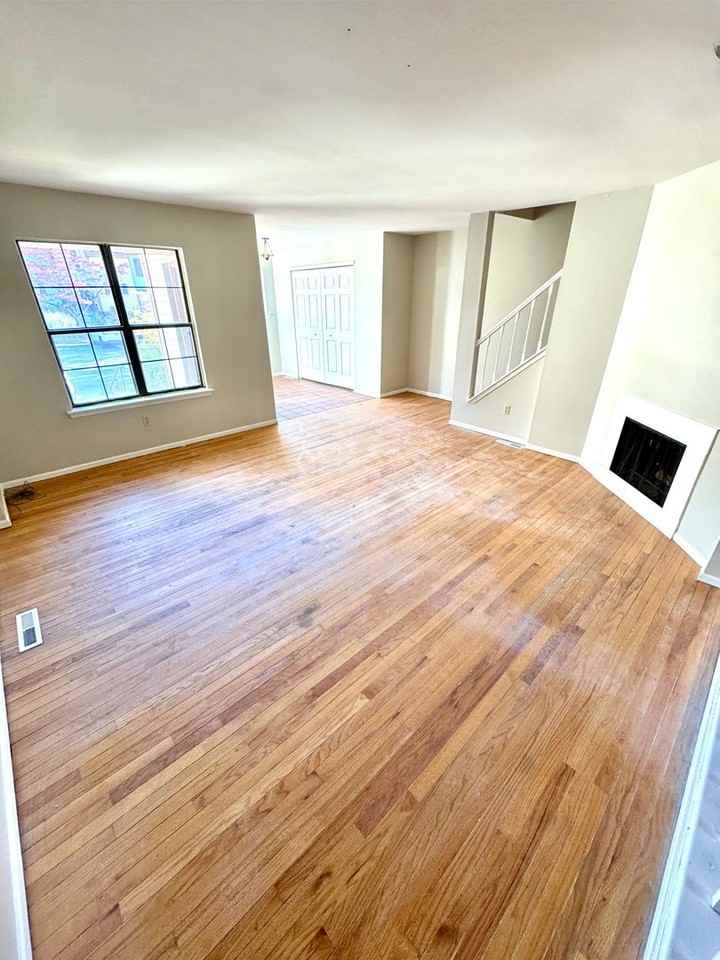 1706 Saratoga Ct - Photo 3 of 19