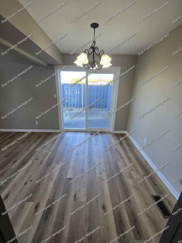 144 Holly Ln - Photo 5 of 13