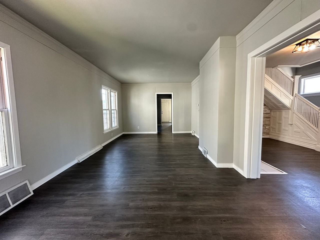 488 Capital Ave Ne - Photo 5 of 26