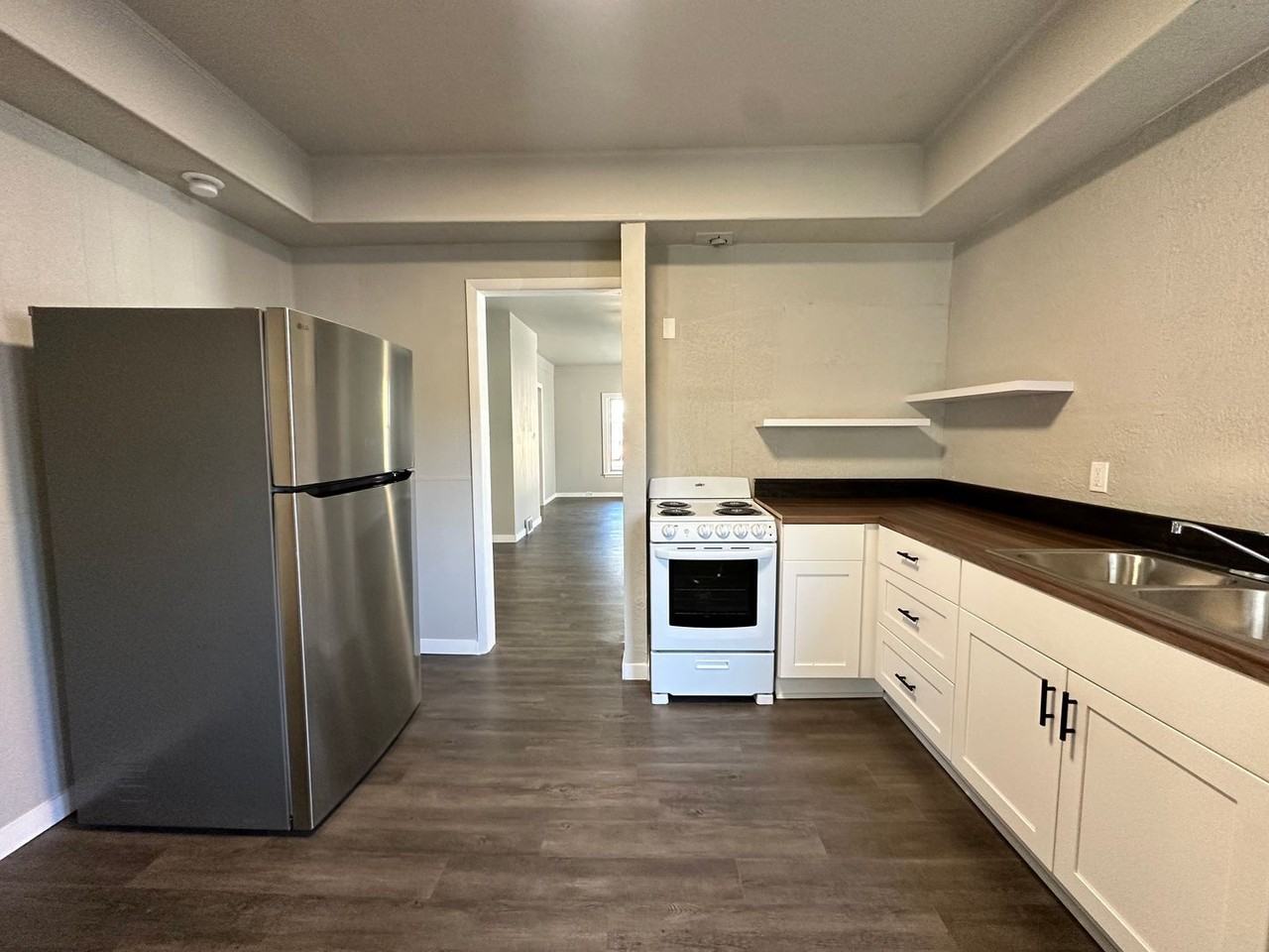 488 Capital Ave Ne - Photo 6 of 26