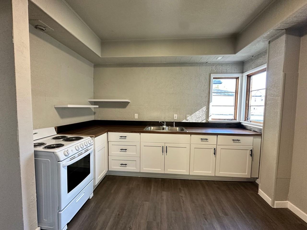 488 Capital Ave Ne - Photo 7 of 26