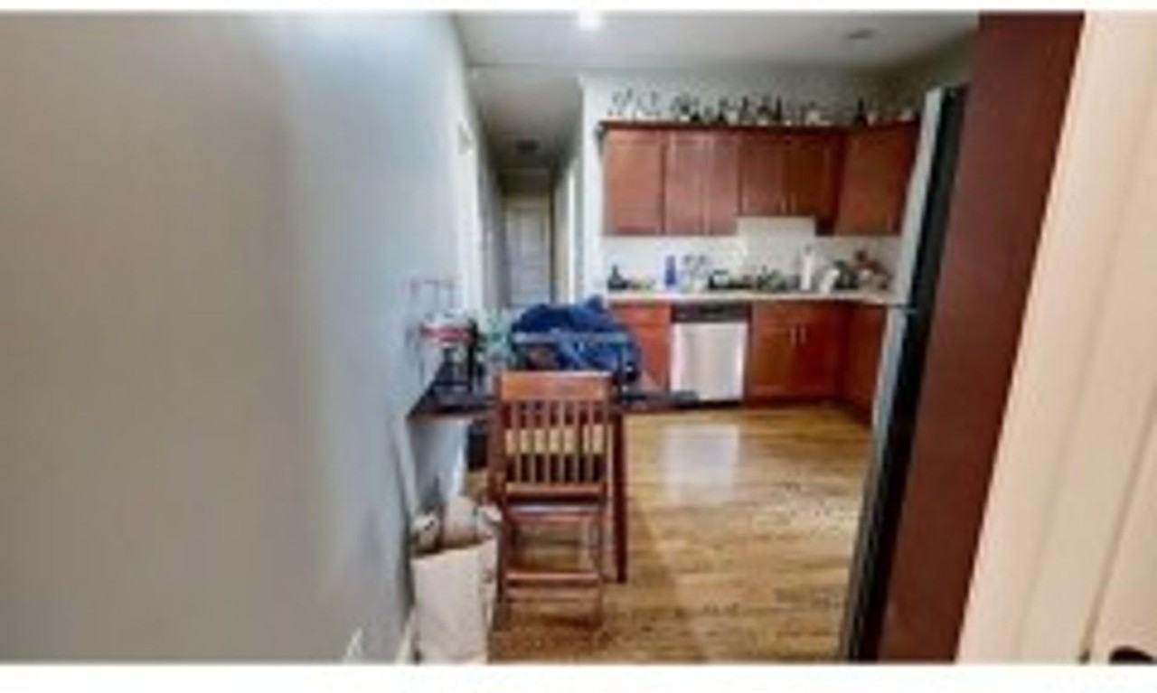 39 Beech Glen St - Photo 4 of 11