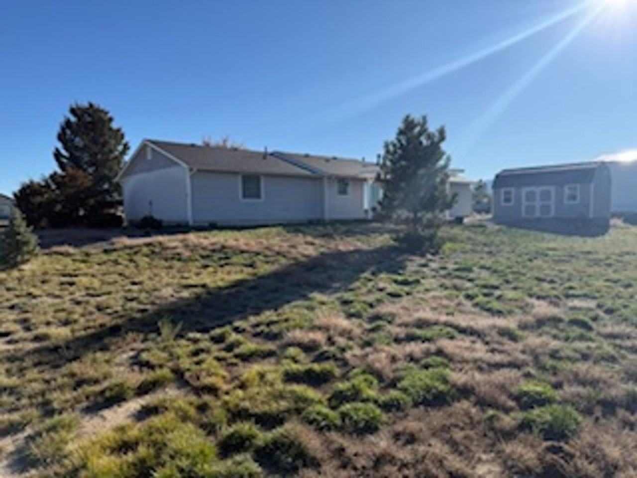 379 Lawndale Dr - Photo 3 of 12