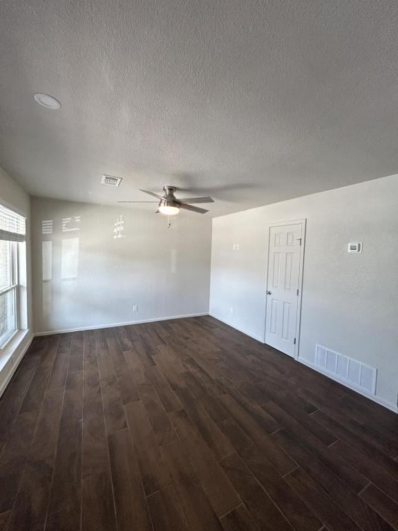 1001 Lewis Dr - Photo 3 of 8