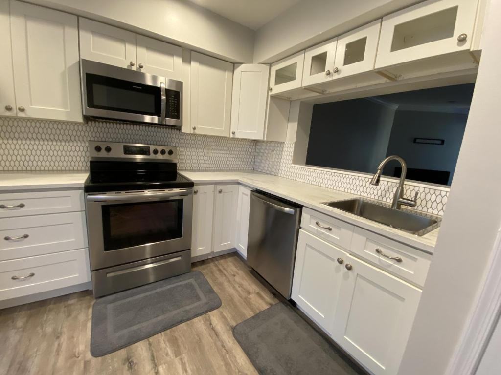 1018 Dartmouth Glen Way - Photo 6 of 46