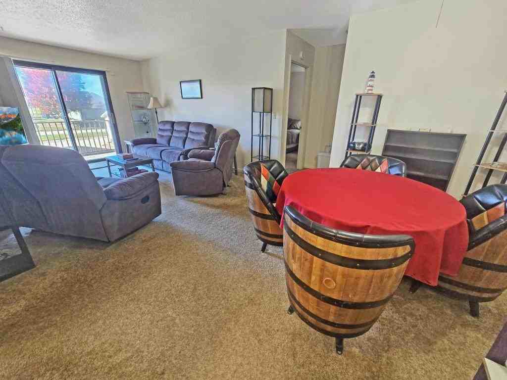 3201 Emerson St - Photo 3 of 25