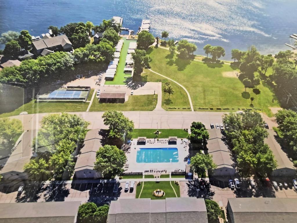 3201 Emerson St - Photo 5 of 25