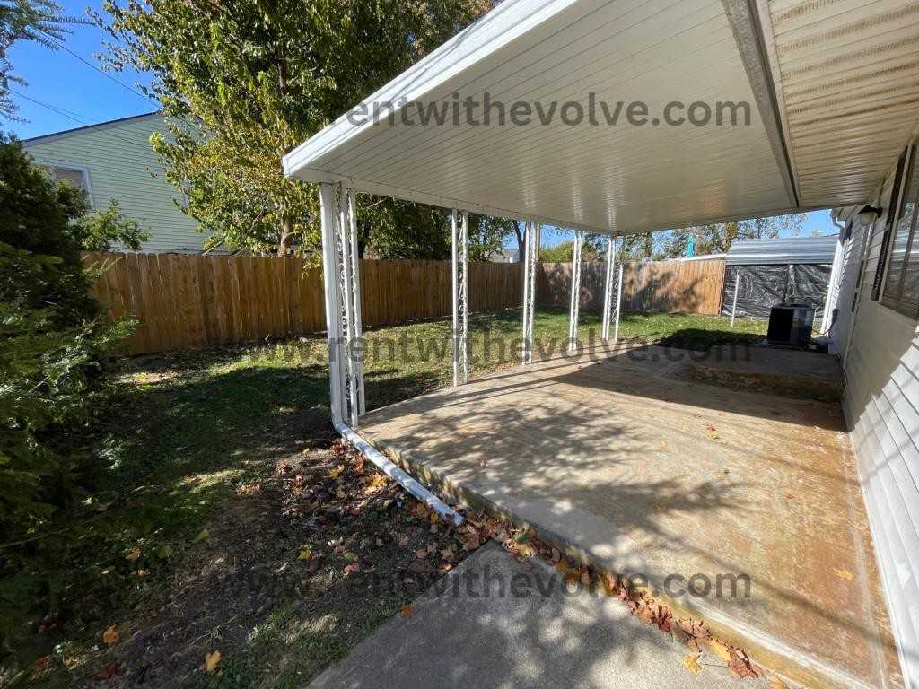 758 S Beeson Dr - Photo 6 of 7