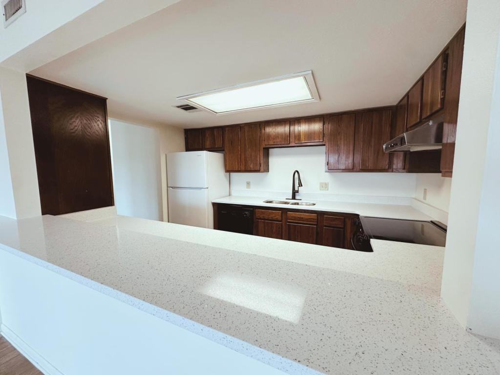 142 Lake Hamilton Dr - Photo 4 of 11