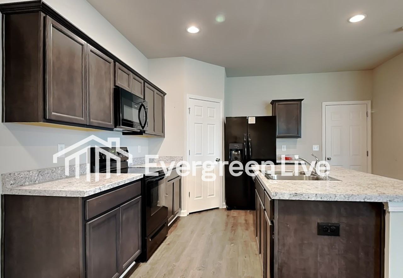 150 Ross Dr - Photo 4 of 17