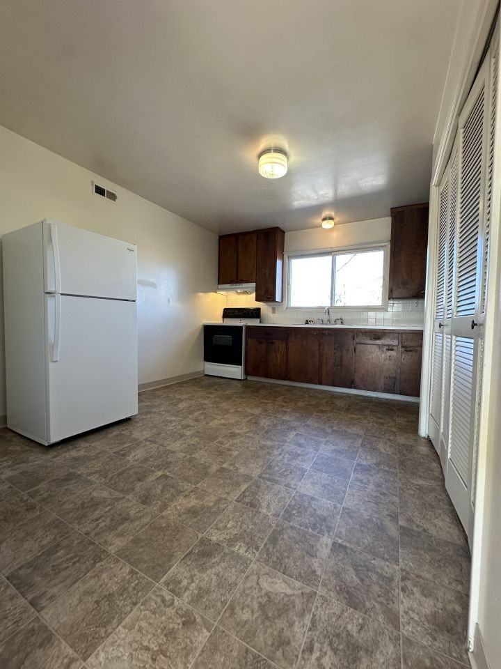 2133 Alderson Ave #2 - Photo 3 of 7