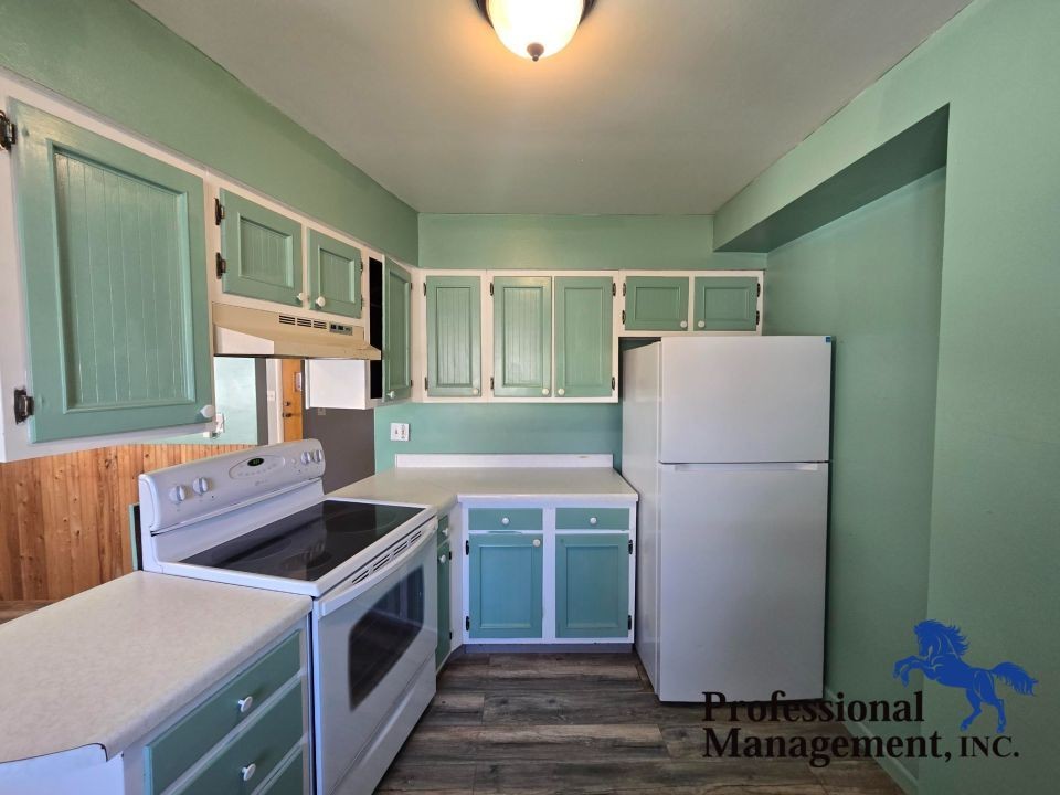 2601 Broadwater Ave - Photo 3 of 10