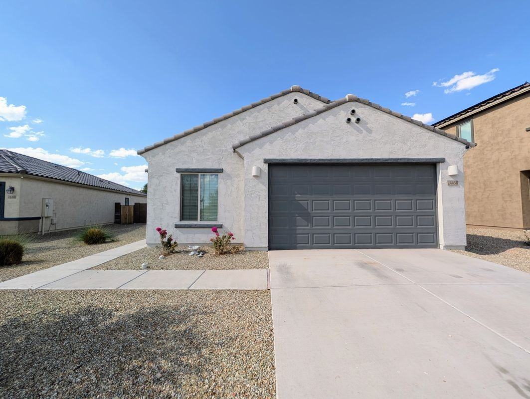 24458 W Verlea Dr - Photo 3 of 50