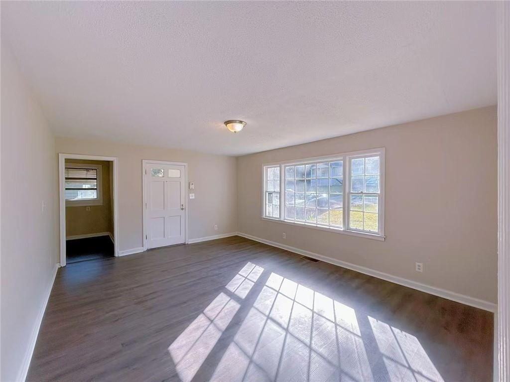 2126 Ivydale St - Photo 5 of 12