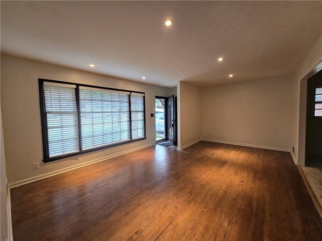 2468 Dresden Dr - Photo 3 of 26