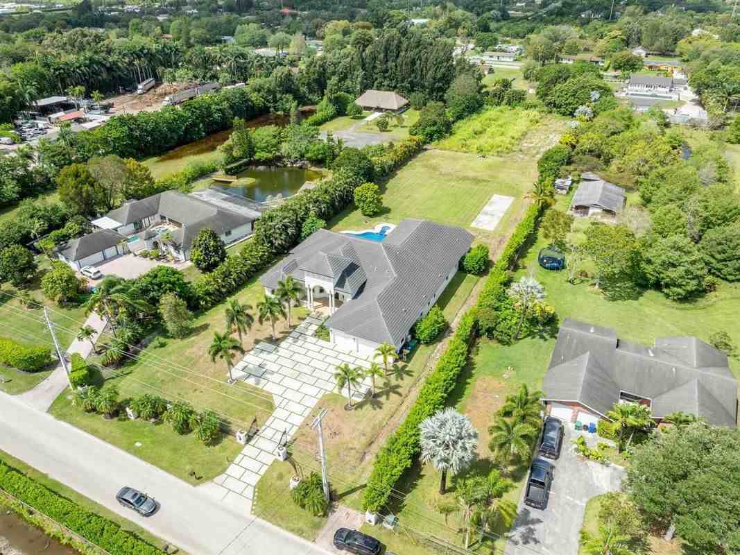 5941 Sw 185th Way - Photo 3 of 49