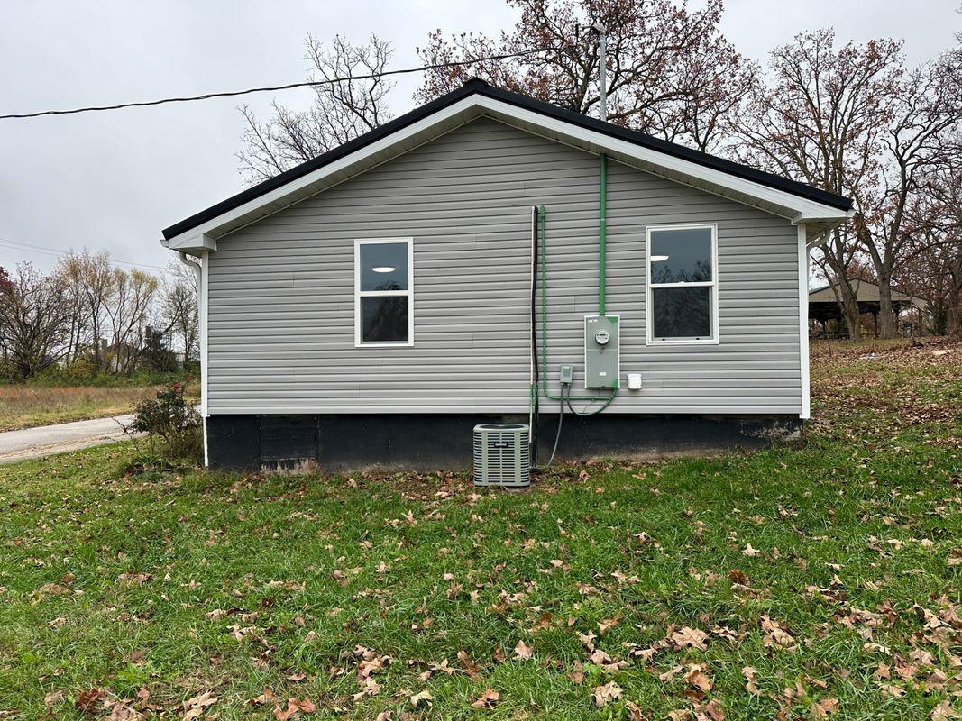 803 S Sligo St - Photo 3 of 26