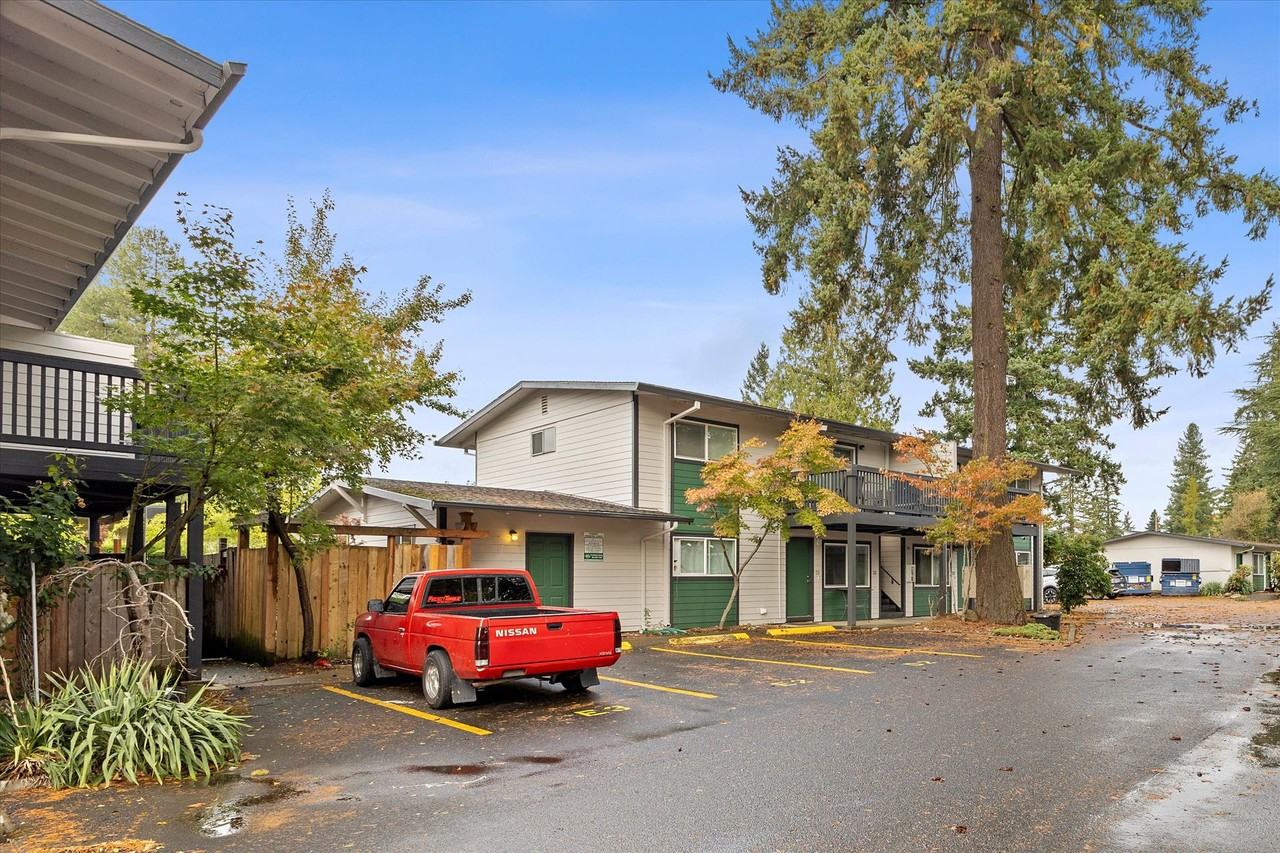 Peyton Plaza - Photo 2 of 16