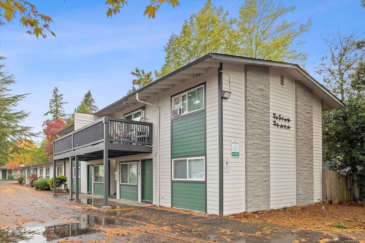 Peyton Plaza - Photo 3 of 16